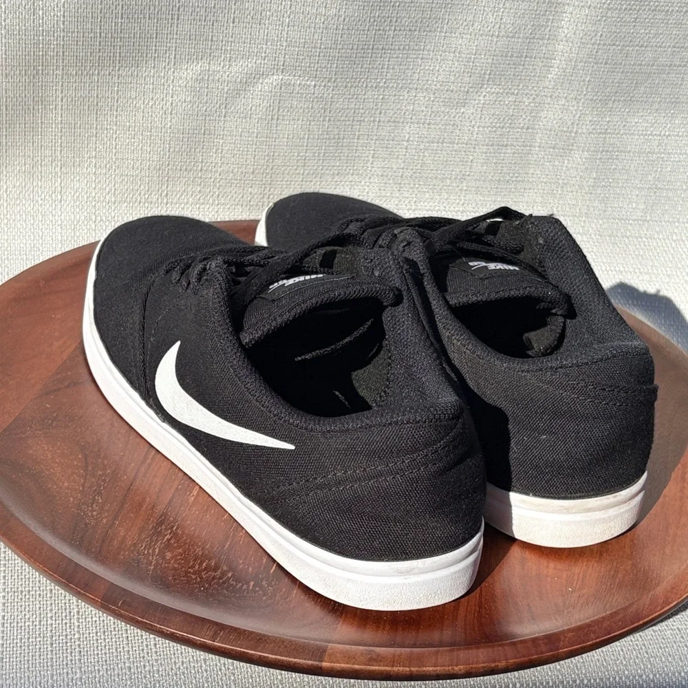 Nike SB Check Canvas Big Kids' Skate Shoes Black and White Shoes Sz 6.5Y